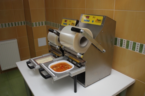 Masini de ambalat prin termosudare pentru catering